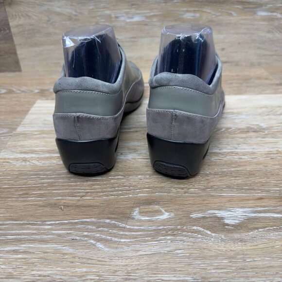 Cole Haan NikeAir Gray Suede/Leather Bootie Women's Size 7.5 - Picture 3 of 7